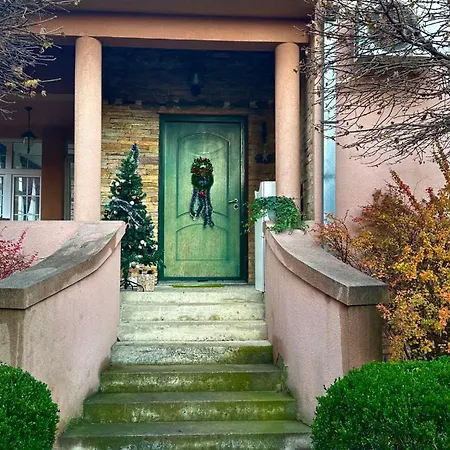 Zemun Garden Homestay *